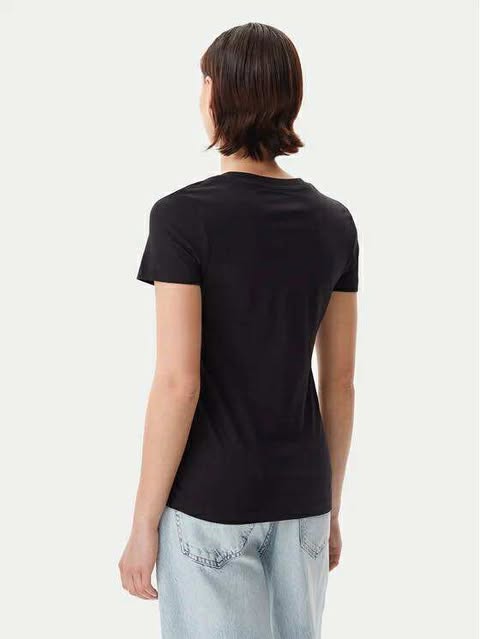 Calvin Klein T-shirt