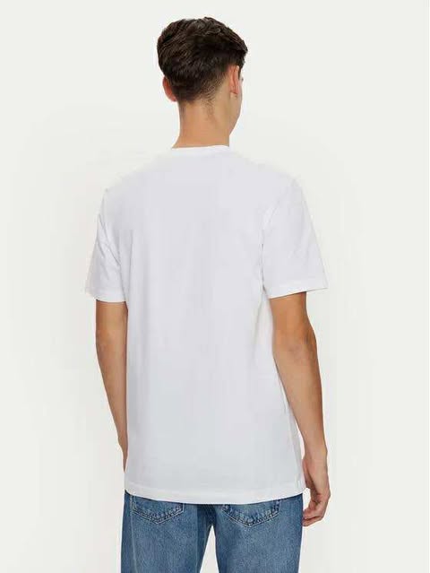 Calvin Klein T-shirt