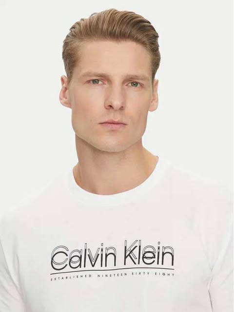 Calvin Klein T-shirt