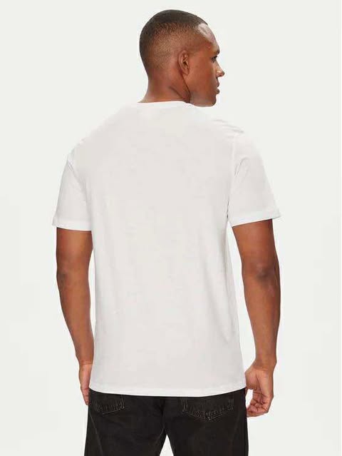Calvin Klein T-shirt