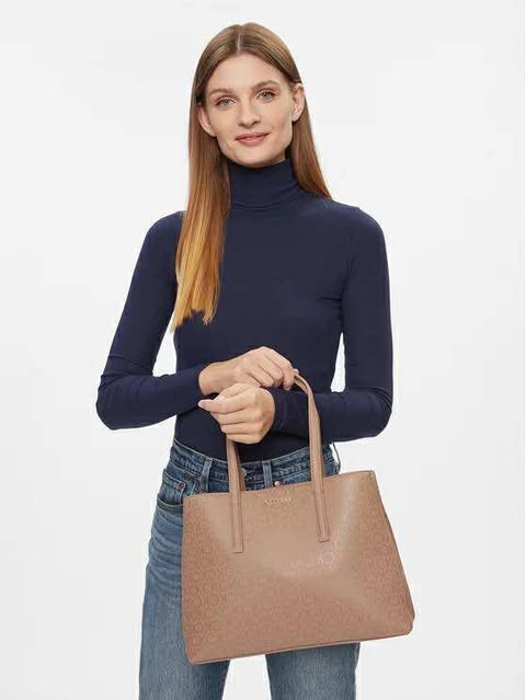 Calvin Klein Must Tote