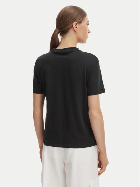 Calvin Klein T-shirt