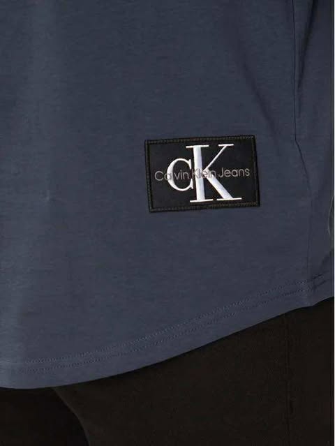 Calvin Klein T-shirt