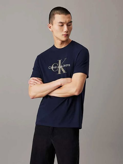 Calvin Klein T-shirt