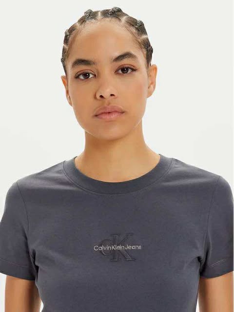 Calvin Klein T-shirt
