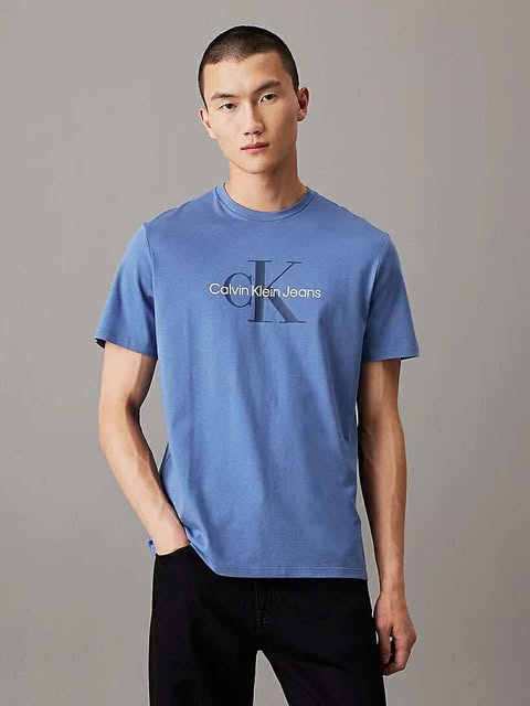 Calvin Klein T-shirt