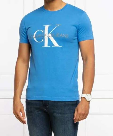 Calvin Klein T-shirt