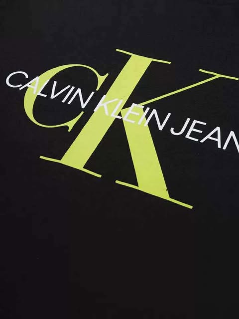 Calvin Klein T-shirt