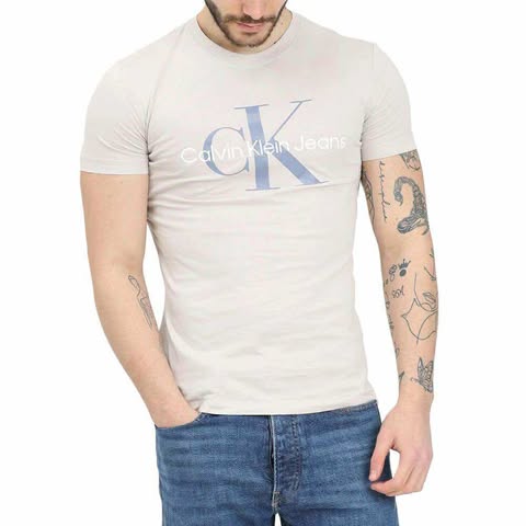 Calvin Klein T-shirt