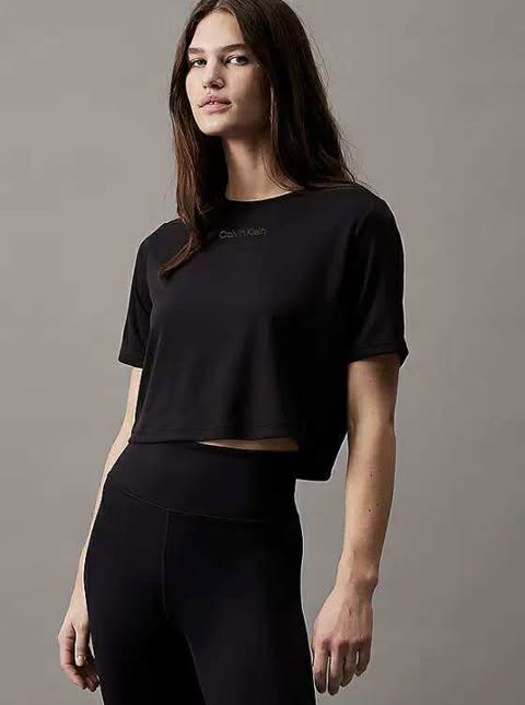 Calvin Klein Crop Top