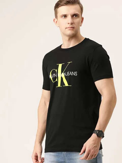 Calvin Klein T-shirt
