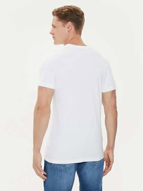 Calvin Klein T-shirt