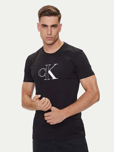 Calvin Klein T-shirt