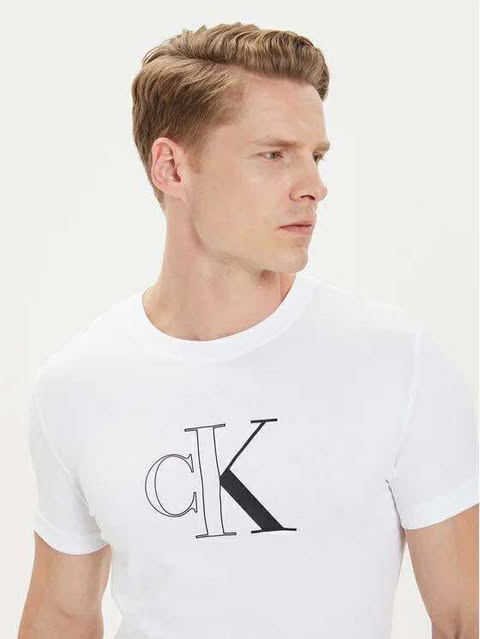 Calvin Klein T-shirt