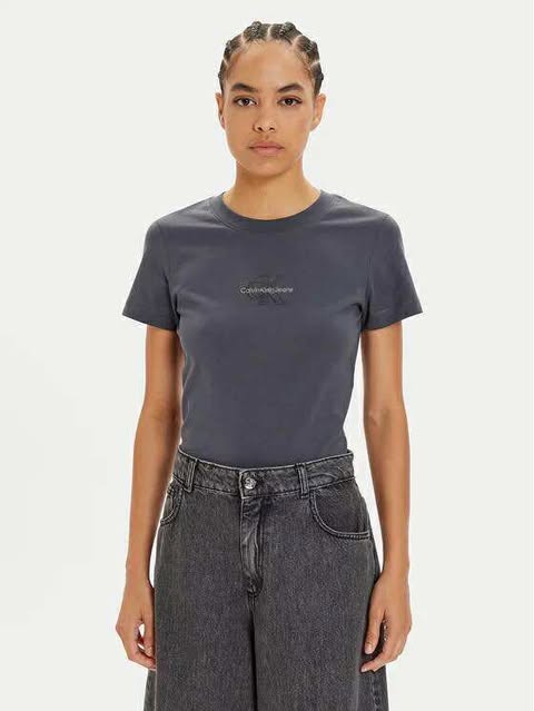 Calvin Klein T-shirt