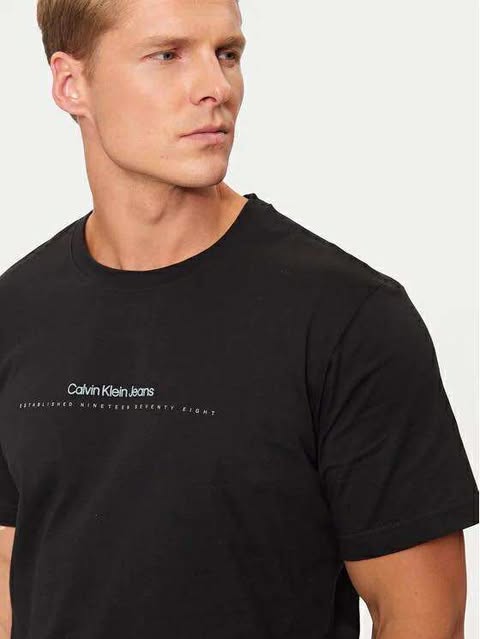 Calvin Klein T-shirt