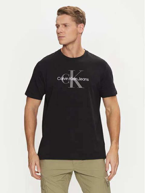 Calvin Klein T-shirt