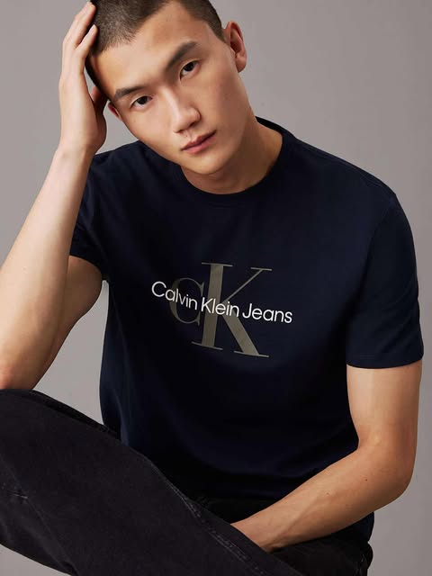 Calvin Klein T-shirt
