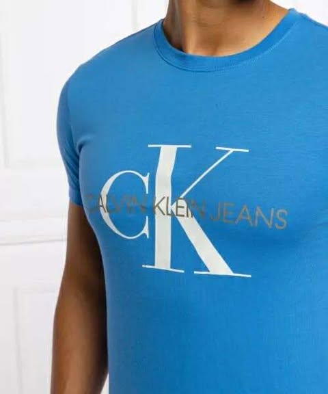 Calvin Klein T-shirt