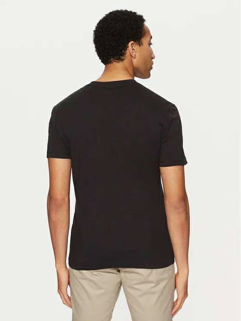 Calvin Klein T-shirt