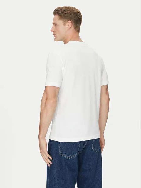 Calvin Klein T-shirt