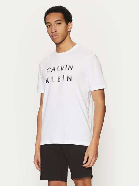 Calvin Klein T-shirt