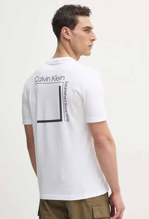 Calvin Klein T-shirt
