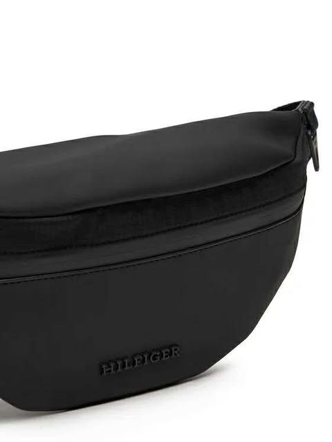 Tommy Hilfiger Pouch