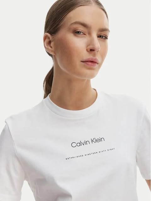 Calvin Klein T-shirt